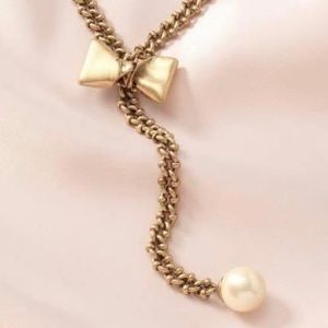 Stella & Dot Lady Bow-Lo Gold Necklace - Gorgeous! Gently Pre-loved!.